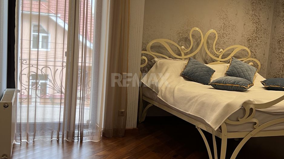 Casă de lux în Chișinău, de vânzare. Pe teren de 10,4 Ari. Telecentru. - Poză 12