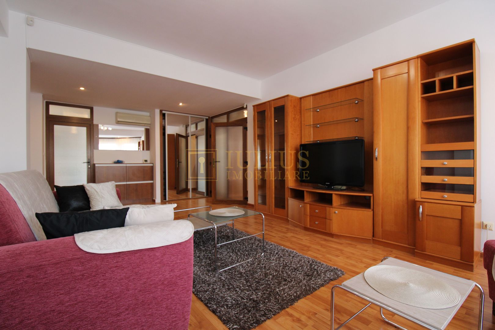 Zona Aradului, 4 camere + 2 bai, centrala proprie - Poză 2