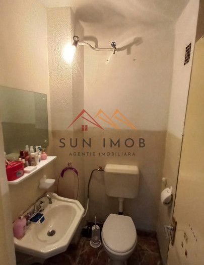 Apartament 3 camere, decomandat, ultracentral, spatios, CT, Campina - Poză 6