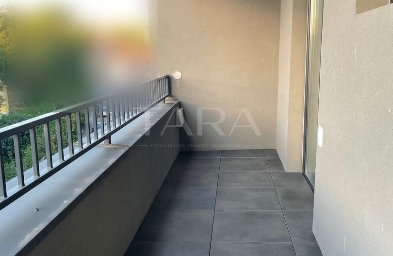 Penthouse cu 3 camere, terasă și rooftop, zona UMF – Hasdeu. - Poză 1