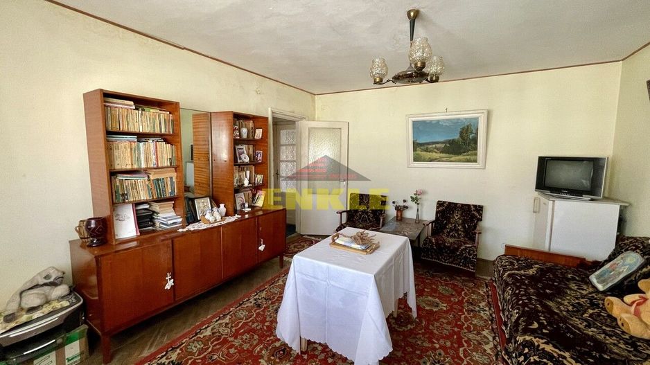 De vânzare apartament cu 3 camere și 2 băi - Poză 1