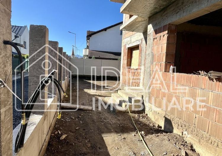 Duplex cu 4 camere si gradina in Selimbar, zona Trifoiului - Poză 5