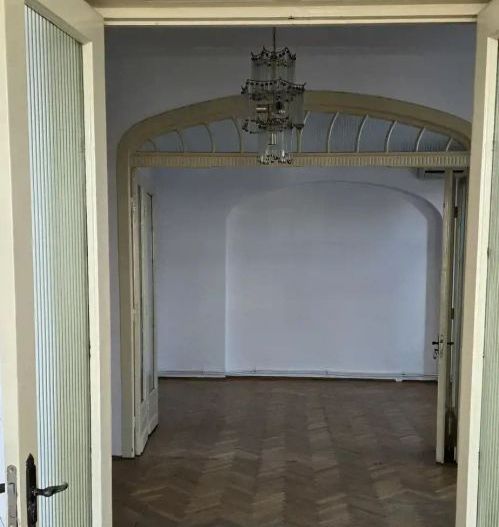 De vanzare Ap. 3 camere,pod, subsol in Vila, Hala Traian, sect. 3 - Poză 4