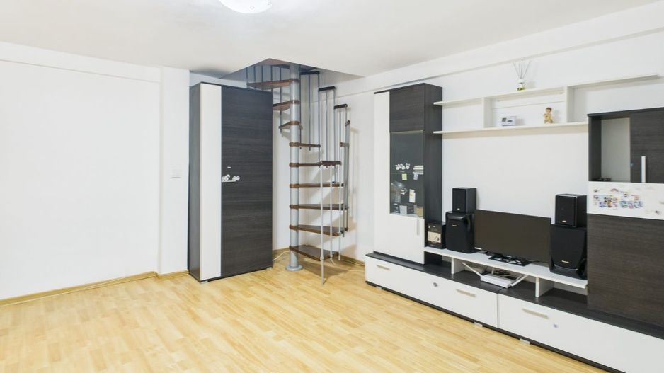 Apartament 1 cameră cu balcon și pod compartimentat | Dâmbovița, Timiș - Poză 1