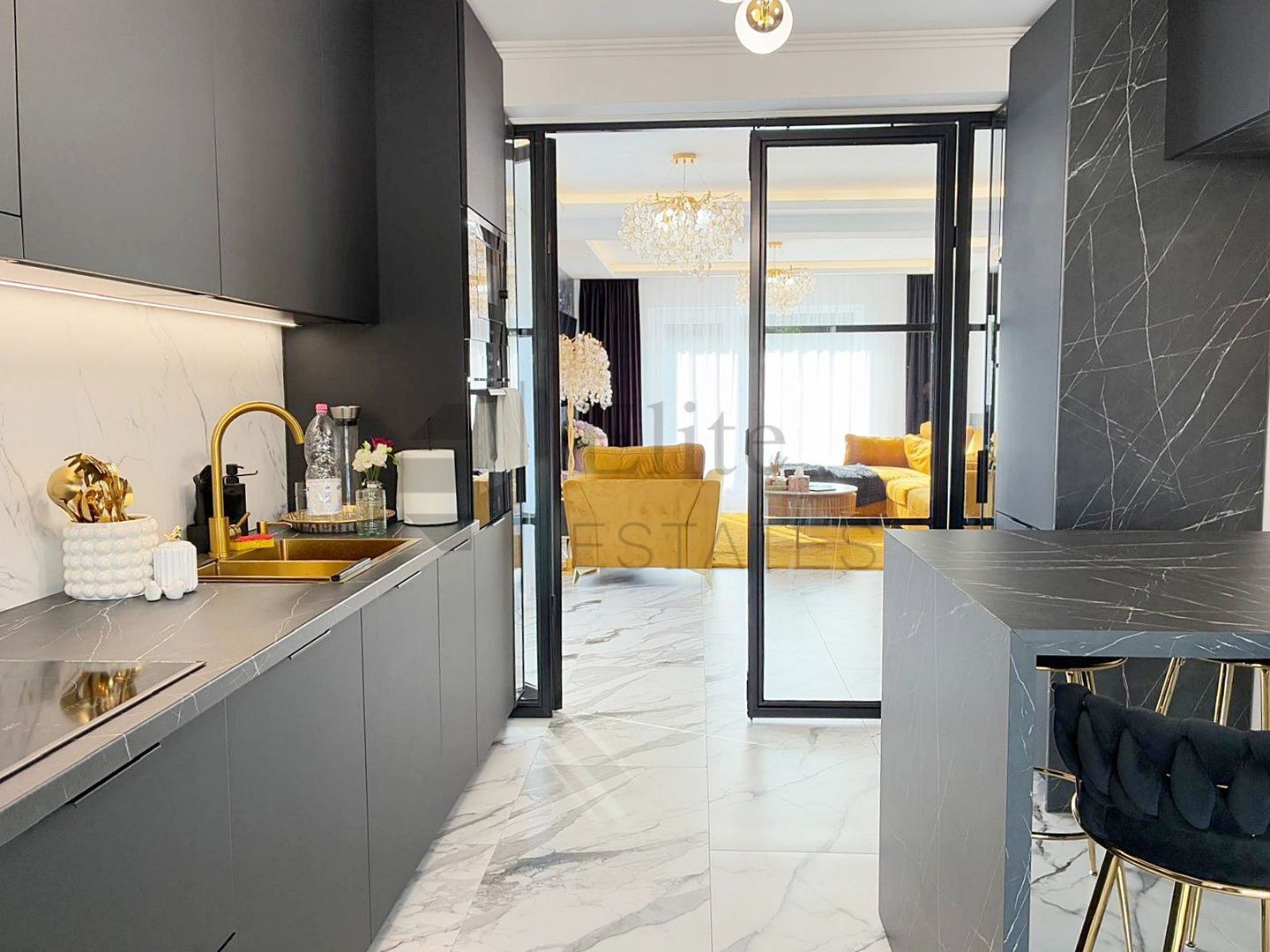 Casa premium cu 4 camere in Cartierul Episcopia din Oradea - Poză 6