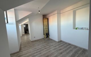 VANZARE 2 CAMERE | MANSARDA | 40 MP | NOU RENOVAT | LOC PARCARE | - Poză 1