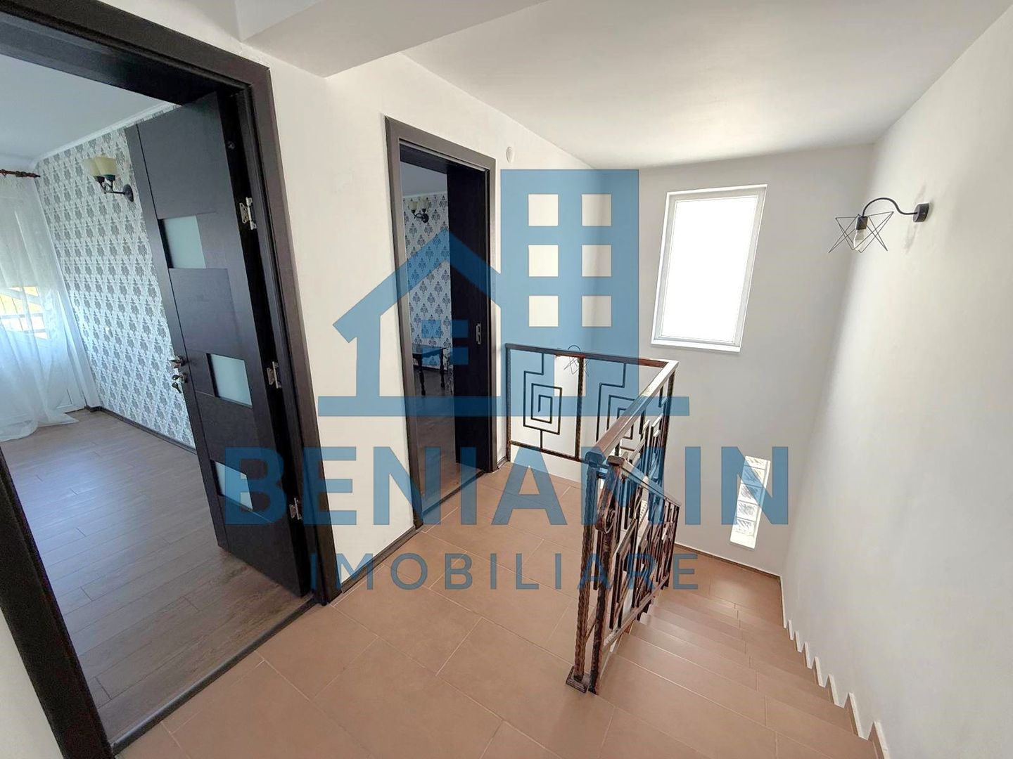 Casa P+1 - 703mp teren - 176mp casa - panouri solare - Consul - Poză 13