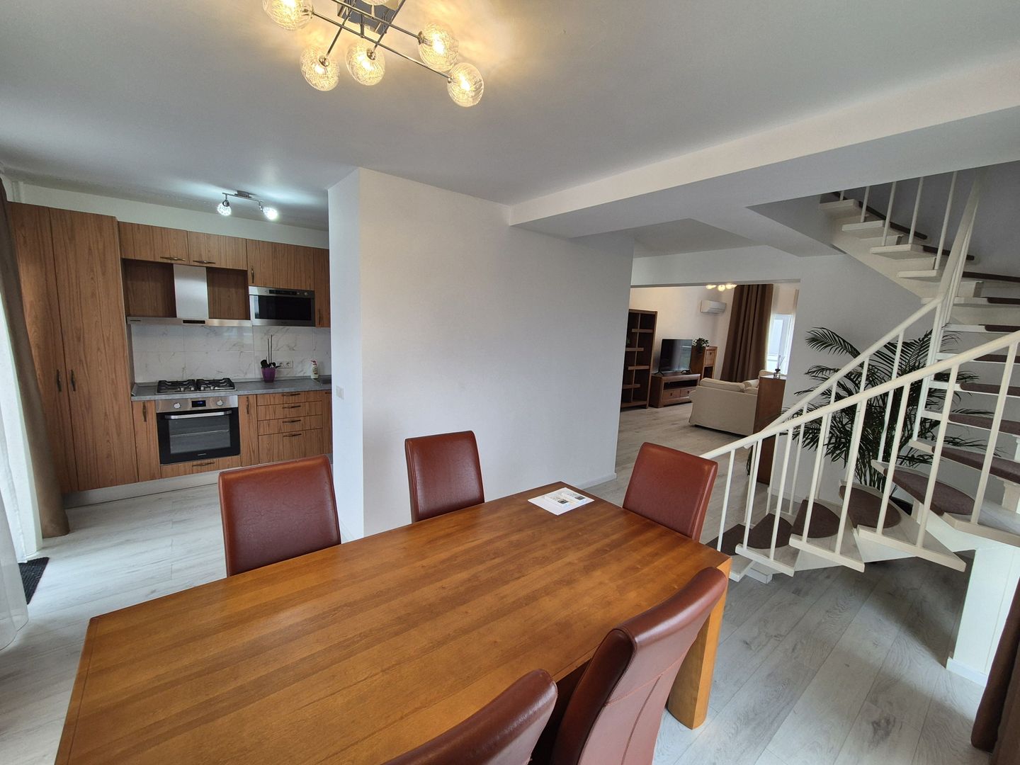 Penthouse 124 mp + 2 locuri de parcare - Belvedere Residence cu vedere la lac - Poză 9
