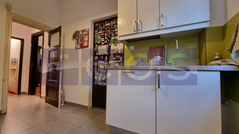 VANZARE- 9- CAMERE (S+P)- VILA -COTROCENI - Poză 25