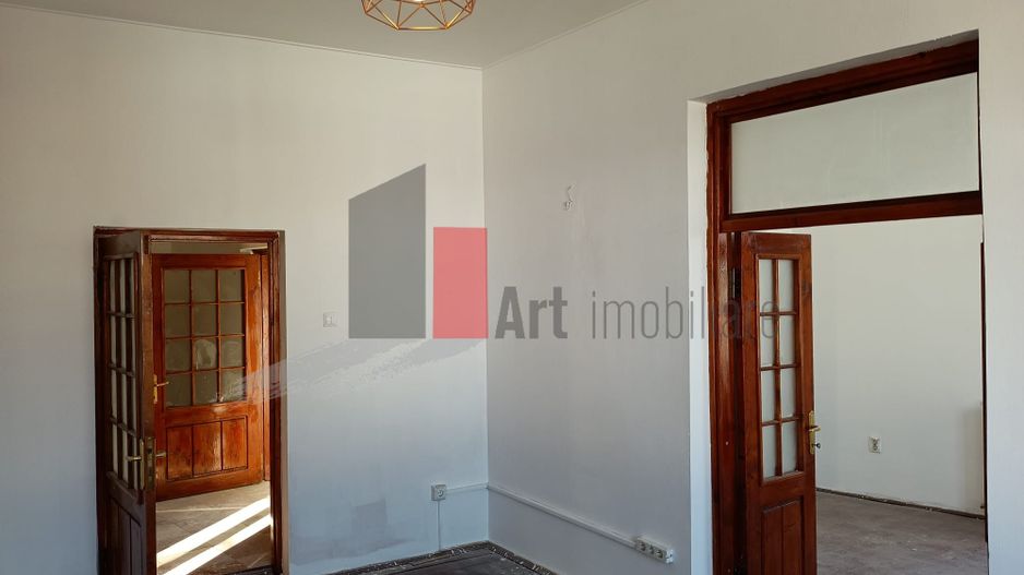 Vila  de inchiriat recent renovata - Poză 5