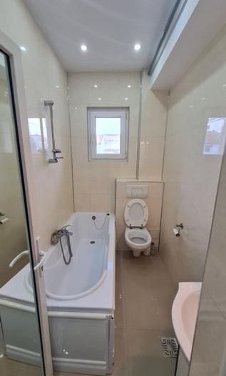 Garsonieră spațioasă de închiriat, Universitate, mobilat lux, centrală proprie - Poză 6