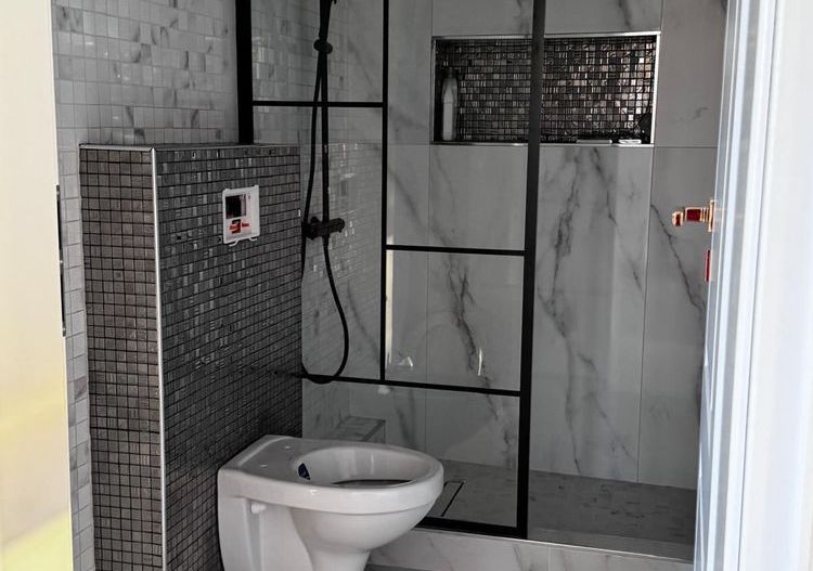 Casa de inchiriat |5 camere | 3 bai |nemobilata | prima inchiriere - Poză 4