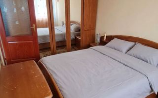 Vanzare apartament 3 camere, piata Micro 19, pret 49.500EUR, Etaj 3/4. - Poză 2