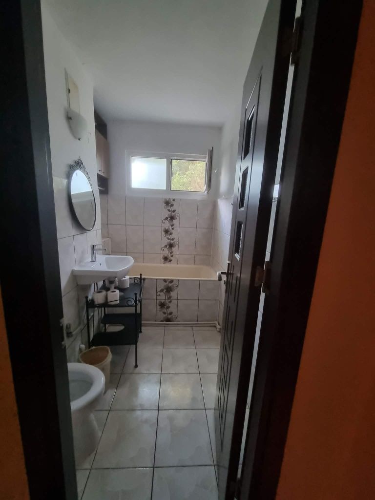 Apartament cu 2 camere  400euro  Podul de Piatra - Poză 2