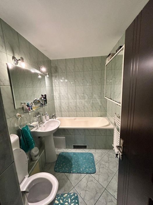 Apartament cu 4 camere decomandat, ideal pentru o familie! - Poză 4