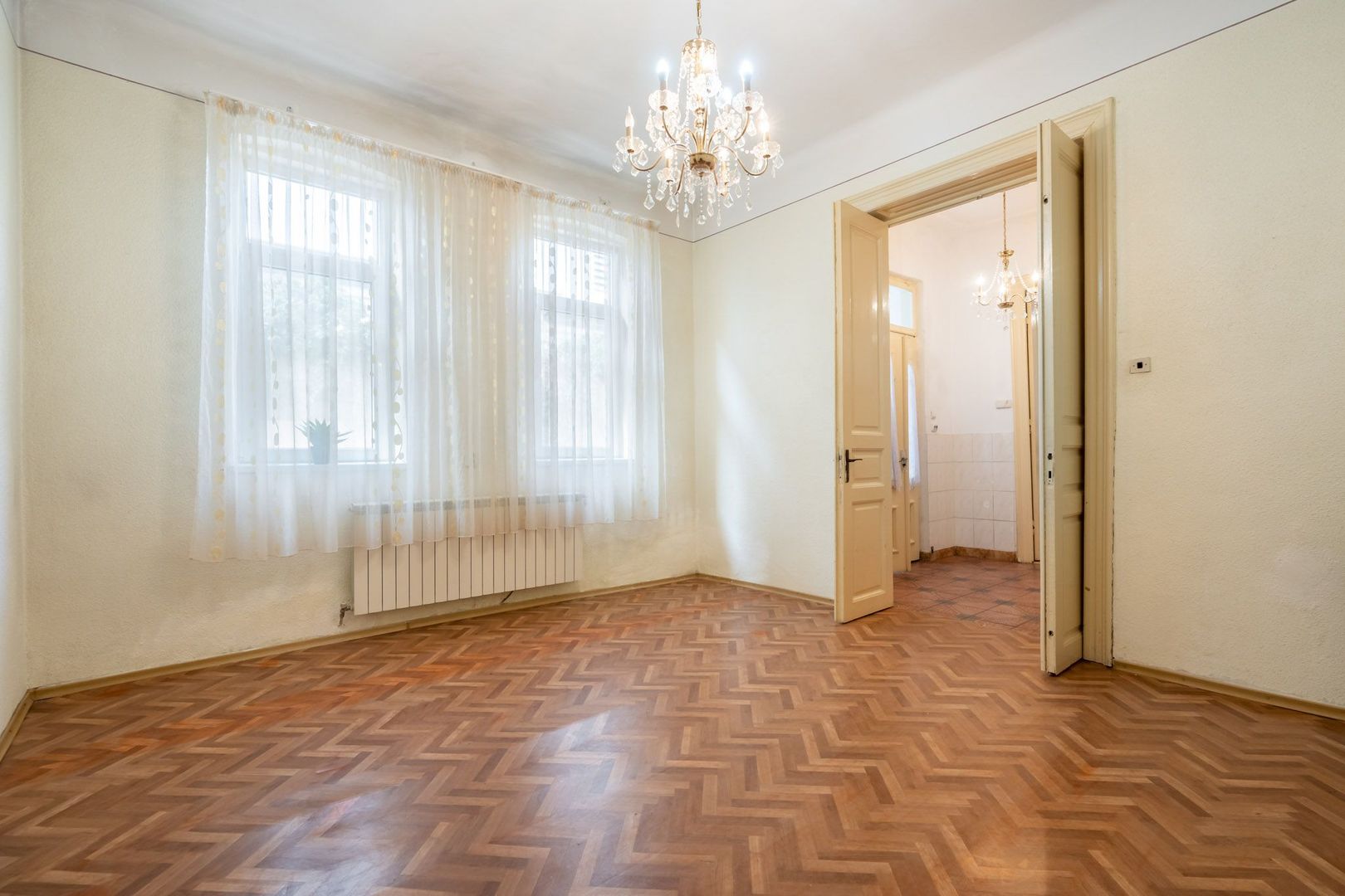 COMISION 0% - Casa 4 camere, singur curte, 400m de Bd Unirii - Teren 224 mp - Poză 1