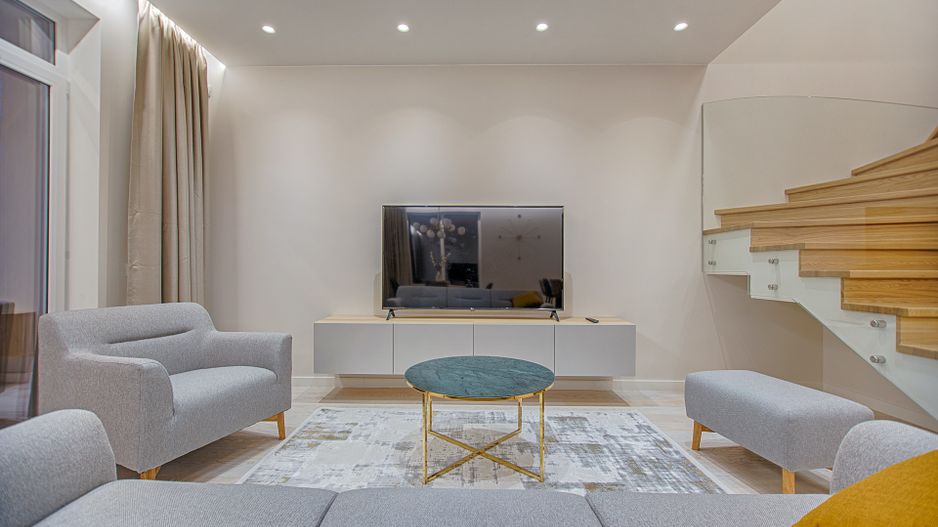 Apartament cu 4 camere, ideal pt investitie! - Poză 1