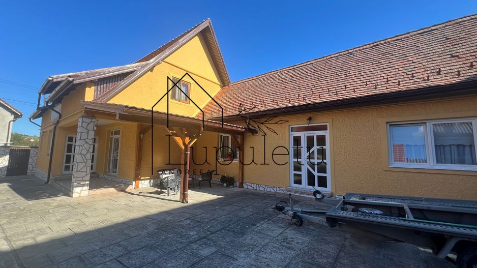 Casa de Vanzare Rasinari | 6 Camere | 200 MPU | Teren 979 MP | - Poză 6