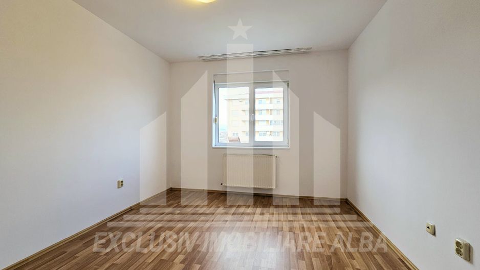 Apartament cu 3 camere Bloc Nou, Cetate - Poză 5