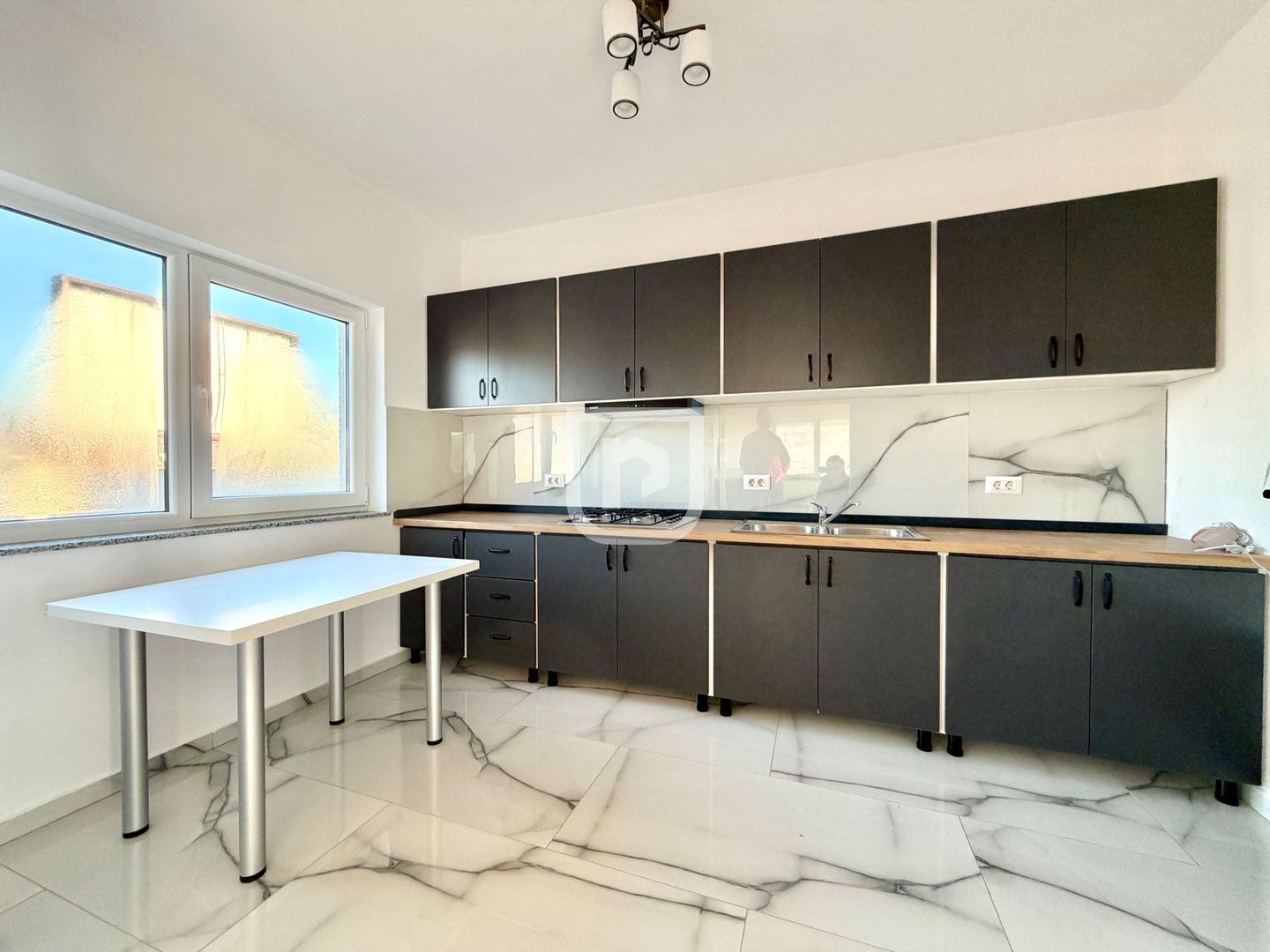 Casa noua Gura Humorului - 4 dormitoare, curte amenajata - Poză 4