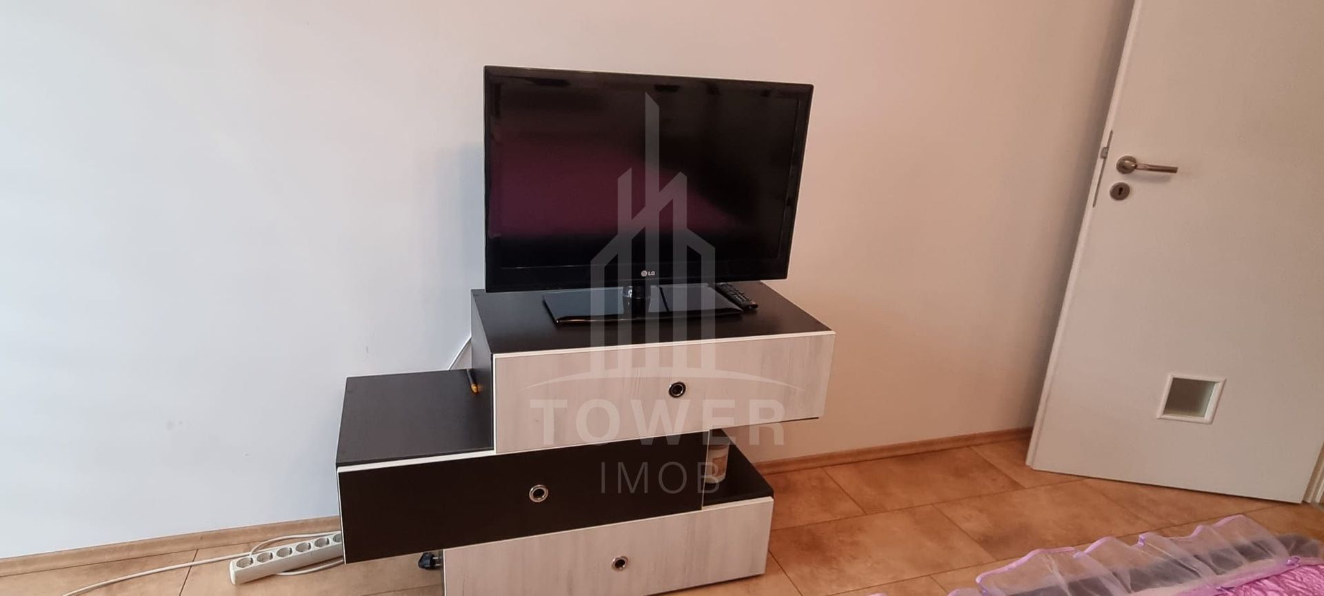 Aprtament spatios cu trei camere in Turnisor 85 mp - Poză 5