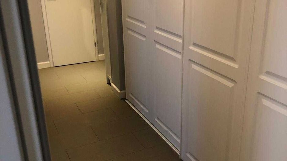 3 camere renovate, 2 bai, 2 balcoane, boxa la subsol, zona Diham - Poză 7