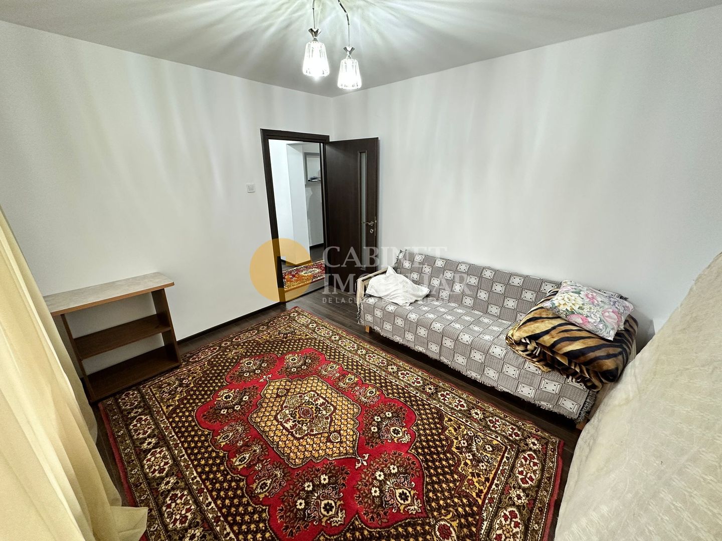 Apartament cu 2 camere - Mobilat si Utilat - Orientare S-V - Bld Primaverii - Poză 3