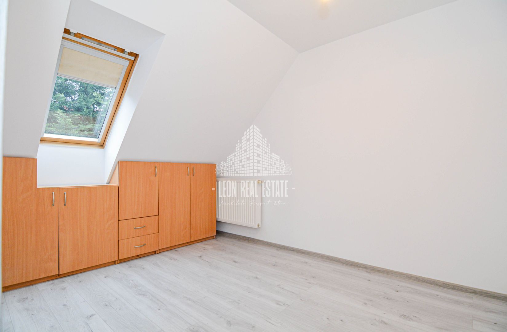 Casă înșiruită în prima parte a Florestiului, zona Stadion - Someșului - Poză 16