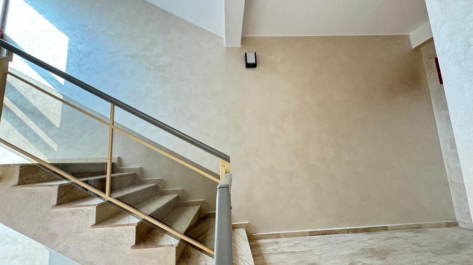 Spatii comerciale moderne de inchiriat, in cladire recent renovata - Poză 14