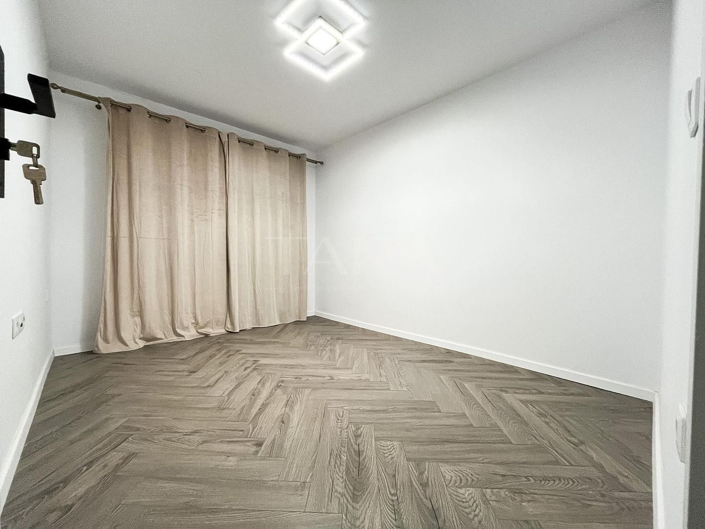 Apartament modern cu 3 camere în Zorilor - Poză 4