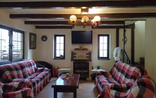 Cabana 160 mp-teren 5 ari-Foisor cu barbecue-La cheie-Colibita - Poză 1