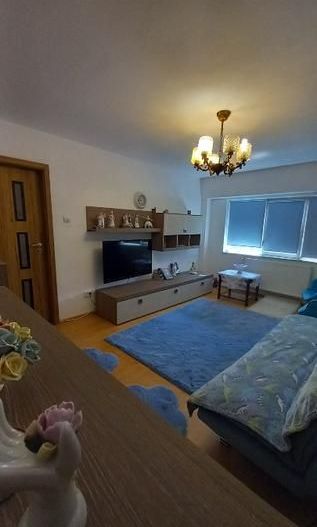 Apartament 3 camere, confort 0, etaj intermediar, Casa de Cultură - Poză 1