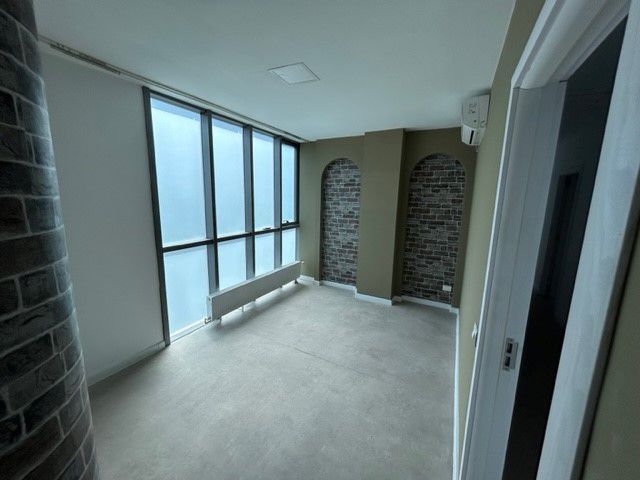 Inchiriere cladire moderna pentru clinica privata sau birouri - Poză 34