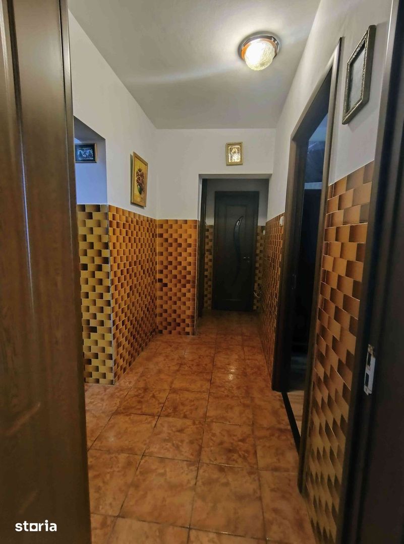 Vanzare 3 camere, etaj 1, balcon luminos, bucătărie separată – Drumul Taberei - Poză 5