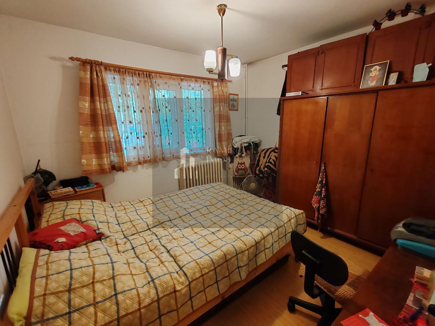 Apartament 2 camere, Sector 4, Resita/Luica, decomandat, spatios - Poză 3