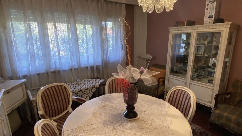 Apartament ultracentral 4 camere cu loc de parcare privat - Poză 4