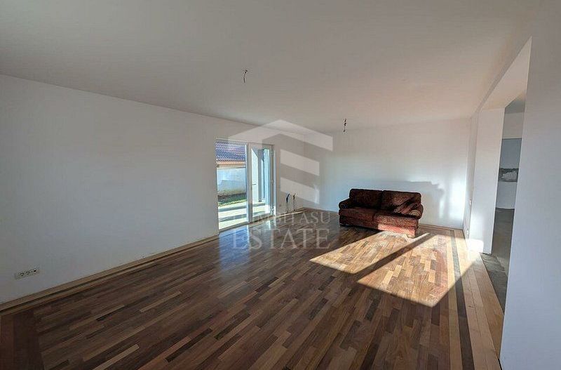 Casă Spațioasă 242 mp Utili și 600 mp Teren – Dragomirești-Deal - Poză 7