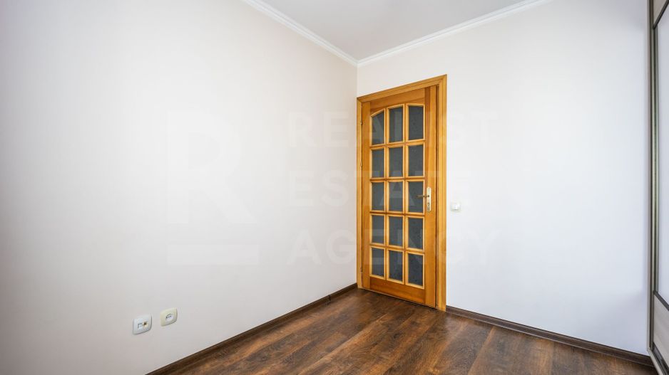 Vânzare, apartament 4 camere 86 mp , str. Milescu Spătaru, Ciocana - Poză 14