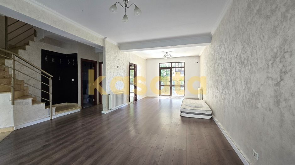 OPORTUNITATE | VILA SISESTI BANEASA  | 6 CAMERE | CURTE - Poză 1