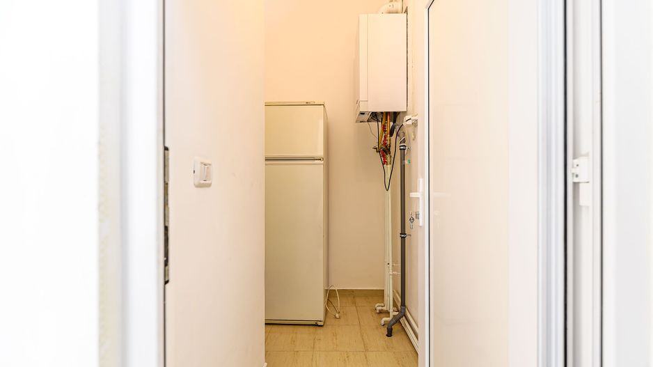 De închiriat: Spațiu ultracentral, renovat - Poză 8