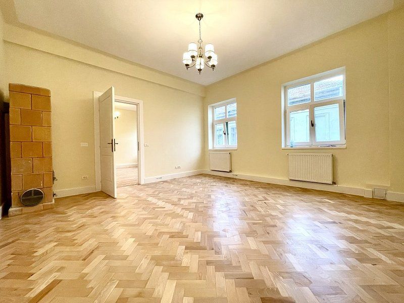 Recent renovat| Piața Unirii - lângă Tribunal - Poză 1