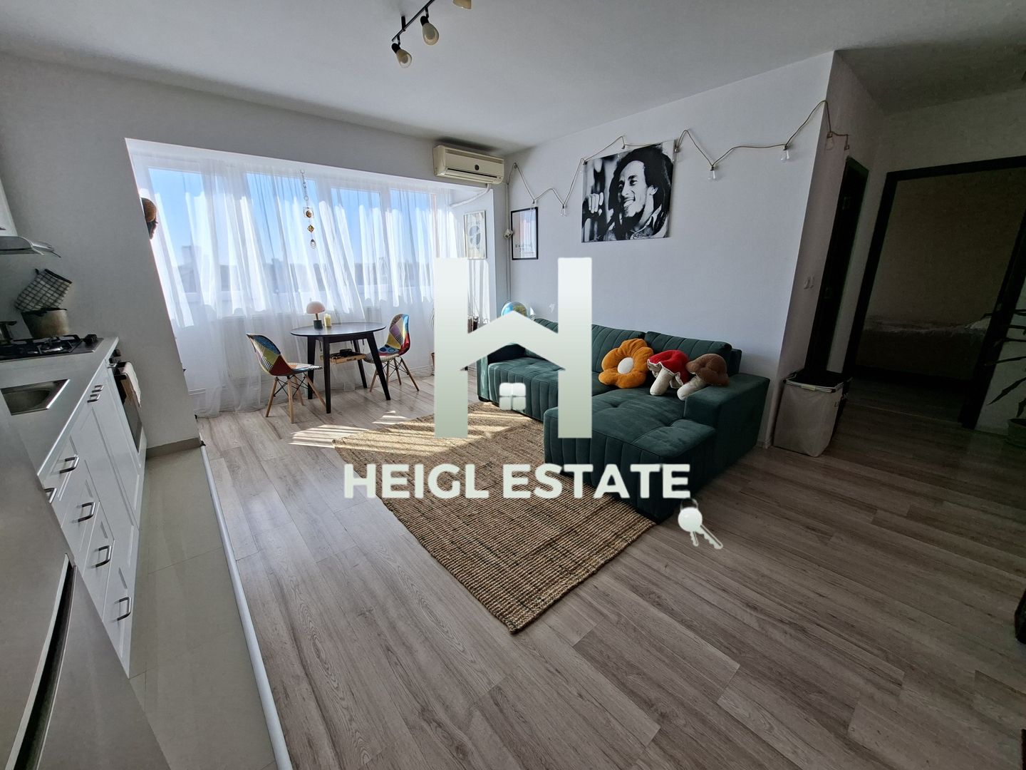 Apartament modern cu 3 camere in zona Lipovei - Poză 1