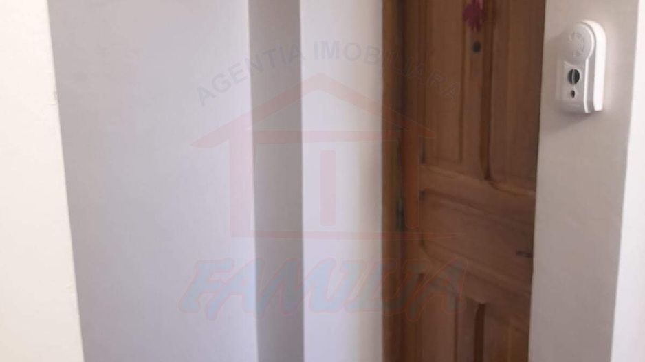 SE VINDE APARTAMENT CU 2 CAMERE, MAZEPA 1, 69.000 EURO - Poză 6