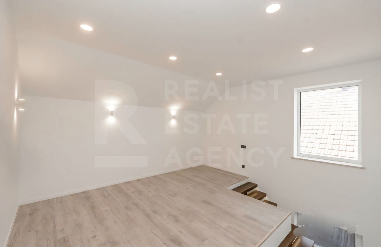 Vânzare, casă,  in 2 nivele, Poiana Domneasca. - Poză 7