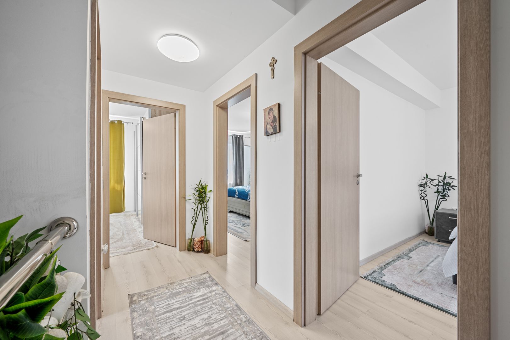 Proprietate premium cu design elegant și multiple upgrade-uri - Poză 19