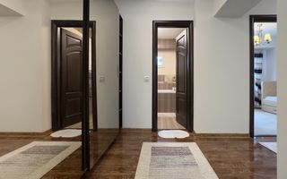 Apartament cu 3 camere, Parcare, P-ta Cipariu  zona Central - Poză 11