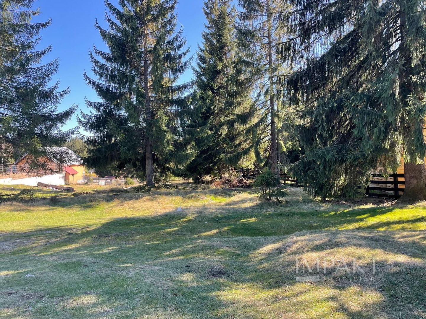 Teren Intravilan de 3300 mp de Vanzare in Marisel - Poză 1