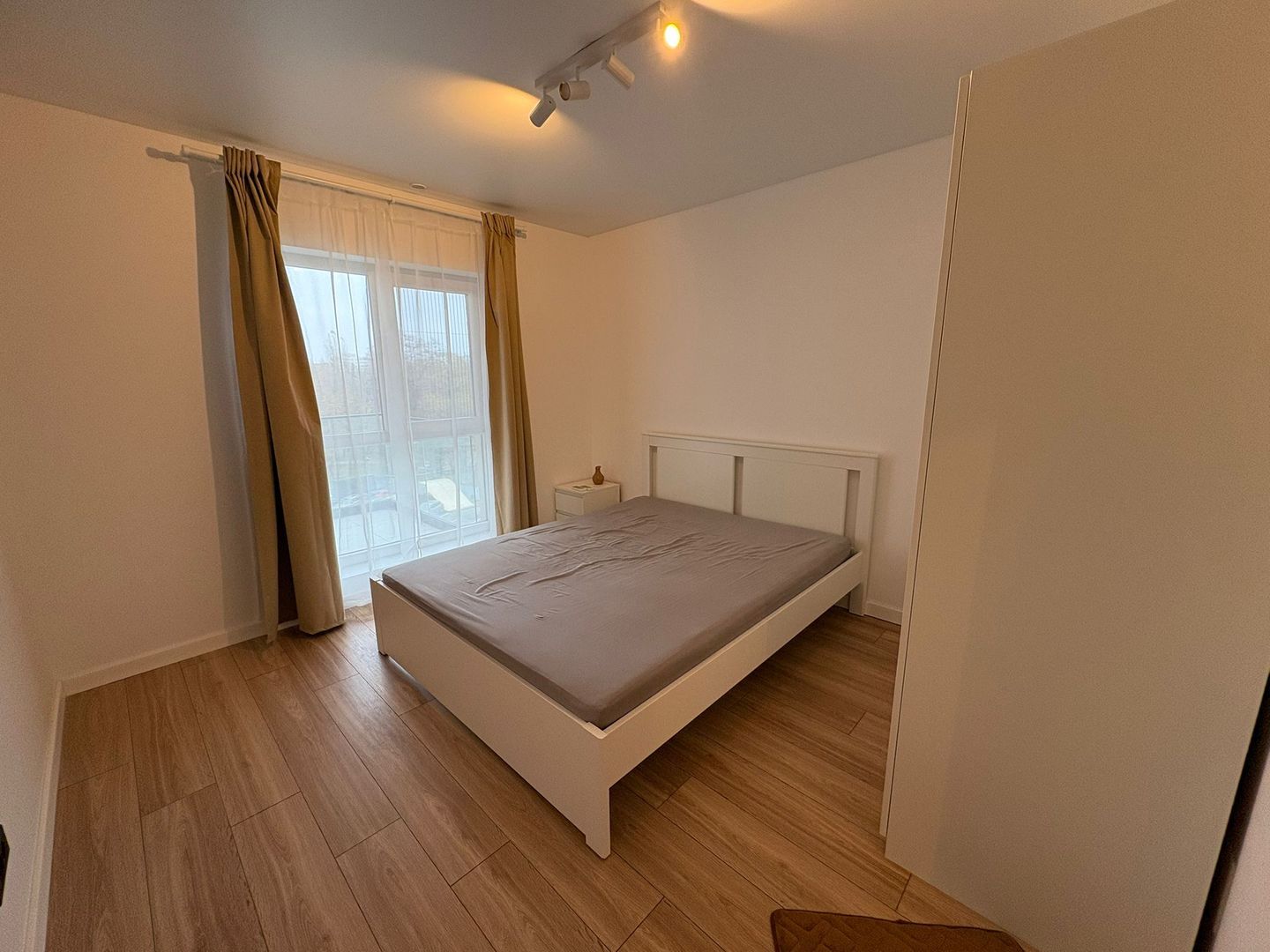 AP. 2 CAMERE SUN ROYAL VIEW, INCALZIRE PARDOSEALA, BLOC NOU, METROU - Poză 4