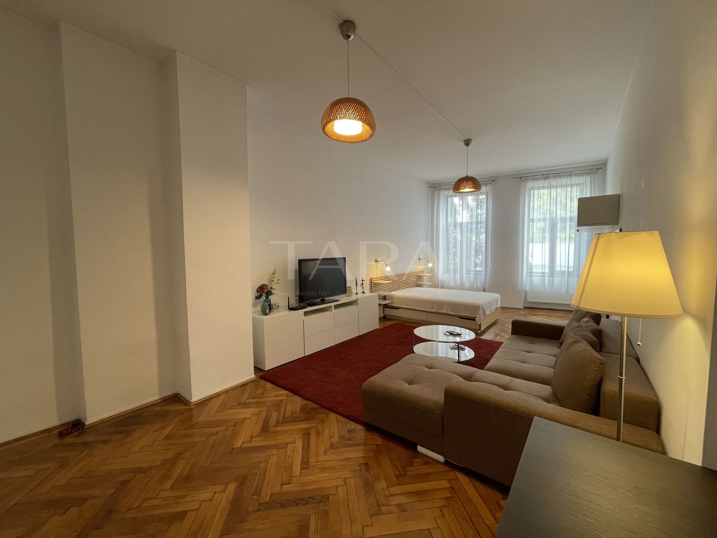 EXCLUSIVITATE. Apartament interbelic. Confort și eleganță. UMF - Poză 2