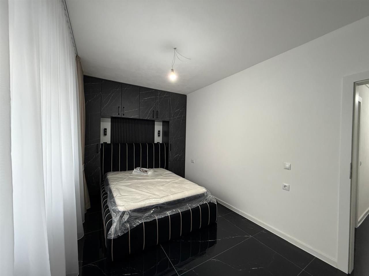 Apartament de vânzare 2 camere decomandate, mobilat și utilat - Poză 4